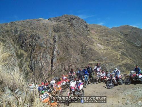 Moto Enduro a Pueblo Escondido cerro aspero cordoba