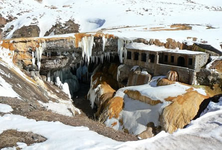 Puente Del Inca Mendoza nevado en Invierno